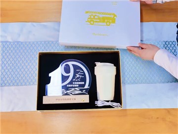 消防定制活動紀念禮品：白色禮盒，實用性與紀念價值的完美結合