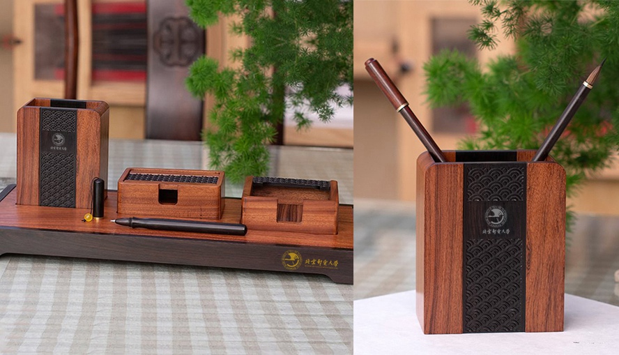 大學(xué)校慶禮品木質(zhì)筆筒