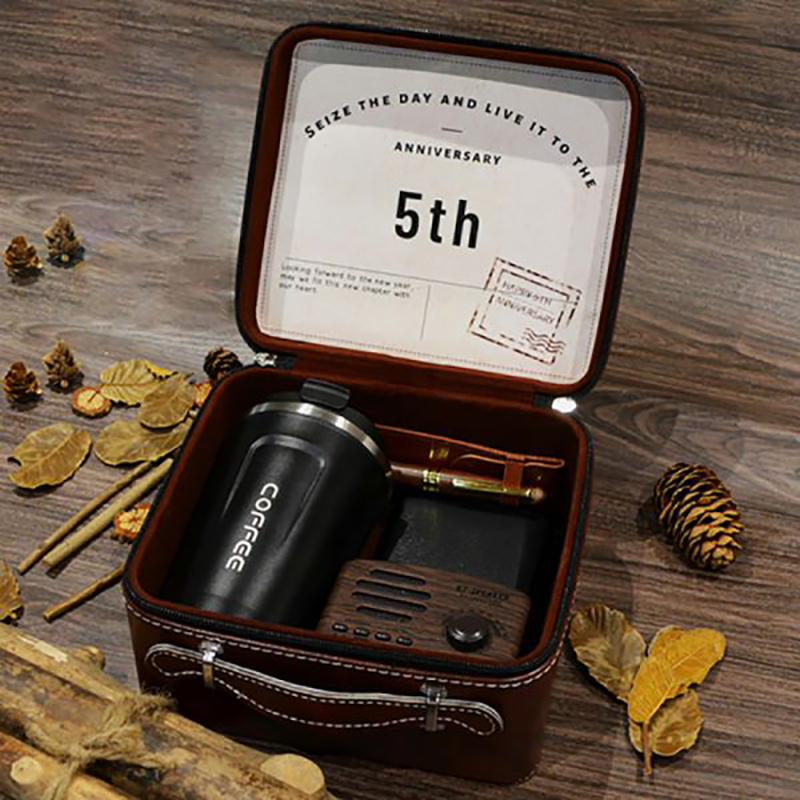 手提皮盒+不銹鋼咖啡杯+充電寶+藍牙音箱+簽字筆+筆套組合套裝