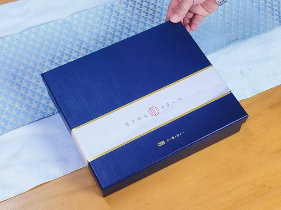 文創(chuàng)禮品定制：秋韻套裝藍(lán)色禮盒，企業(yè)定制的優(yōu)雅之選